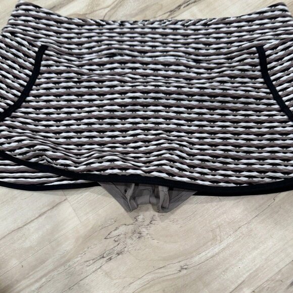 Women’s Athleta Mini Skirt Geometric Brown Size Medium M - Picture 2 of 6